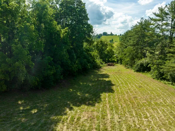 Gray Station Rd, Johnson City, TN 37615