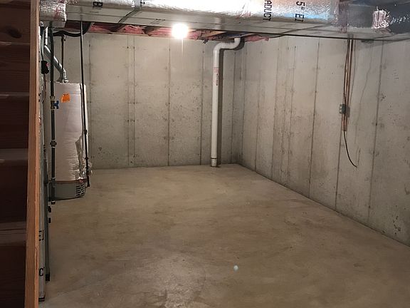 5th image of 3109 Glen Ave
