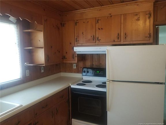 4th image of 307 Country Club Dr