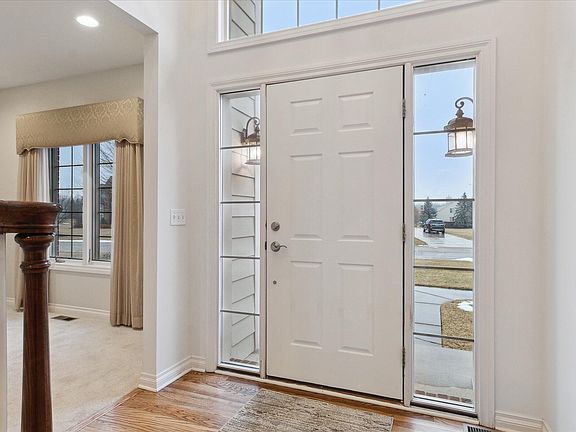 2nd image of 843 Gallery Ln