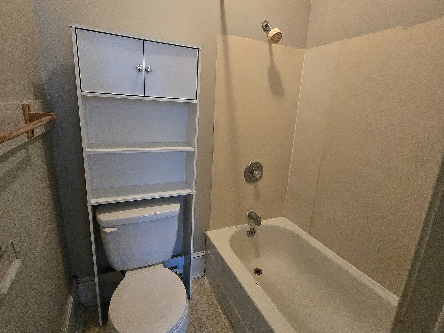 Studio Apartment - Utilities Included — Photo 4