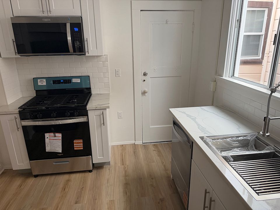 1st image of 271 20th Ave APT 4