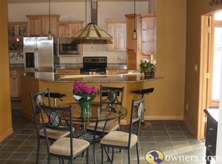 1265 Connolly Cir, Hartford, WI 53027