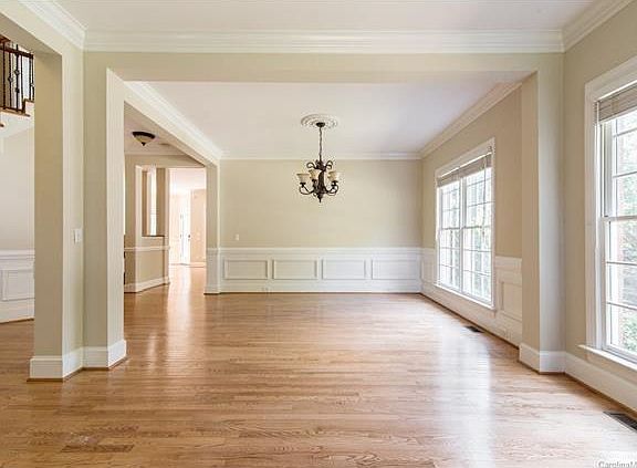 3rd image of 7115 Darnley Pl