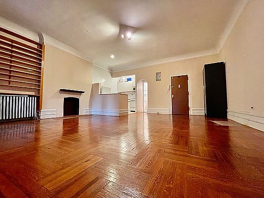 1st image of 320 W 105th St #3B