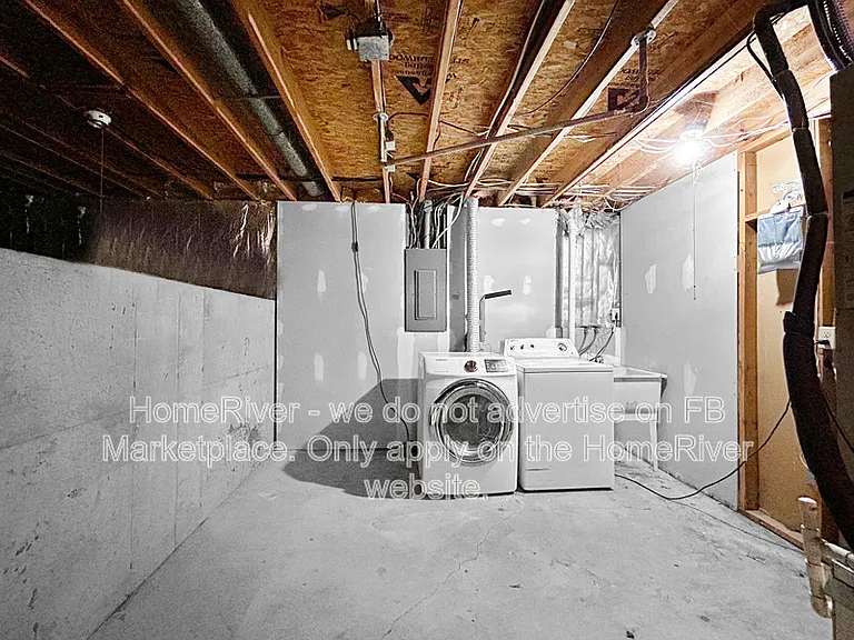 5686 Planet Dr — Photo 13