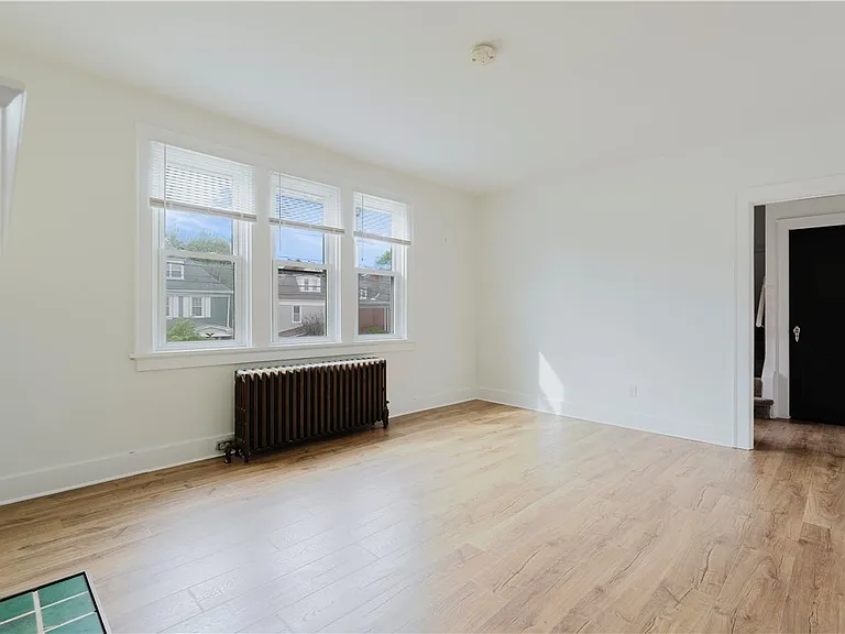 2651 Pioneer Ave — Photo 4