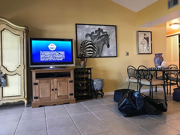 4th image of 2652 Coconut Dr