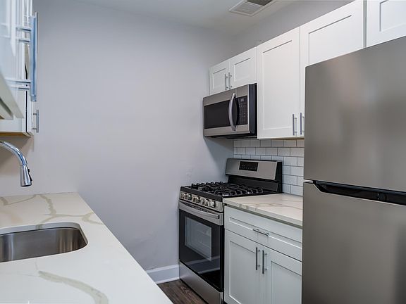 3rd image of 6244 Oakland Ave #112B