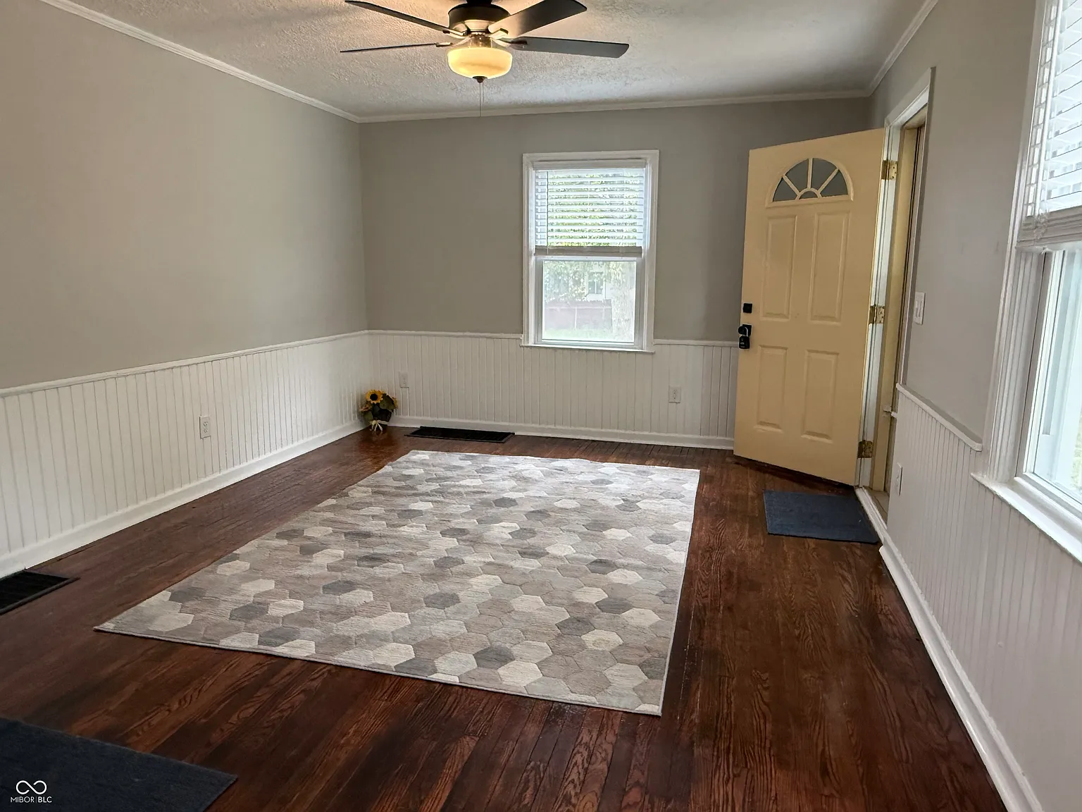 3 bed, 1.0 bath, 864 sqft, $1,450 — Photo 4