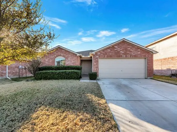 9213 Centennial Dr, Fort Worth, TX 76244