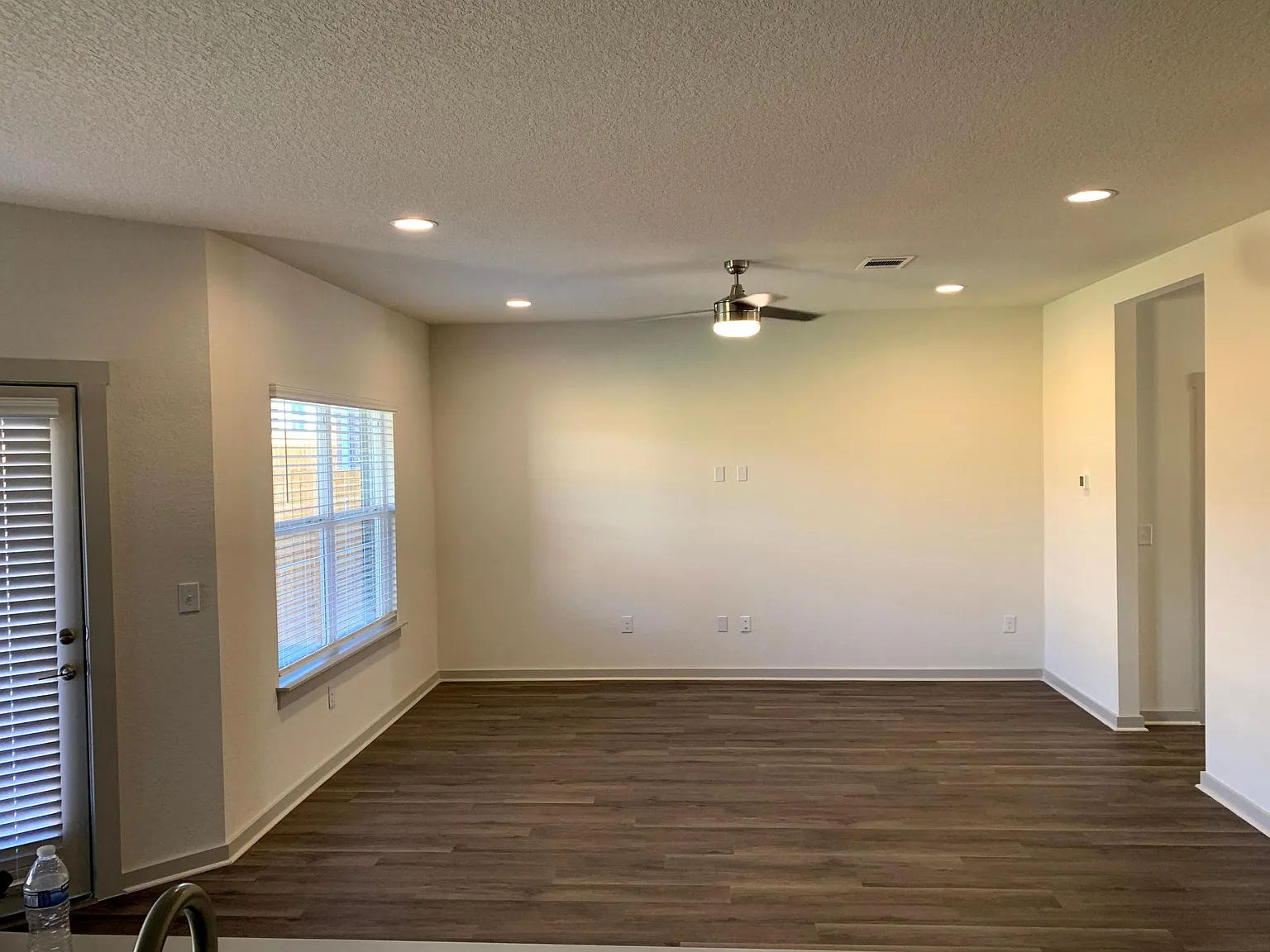1812 Bonham Ln — Photo 2