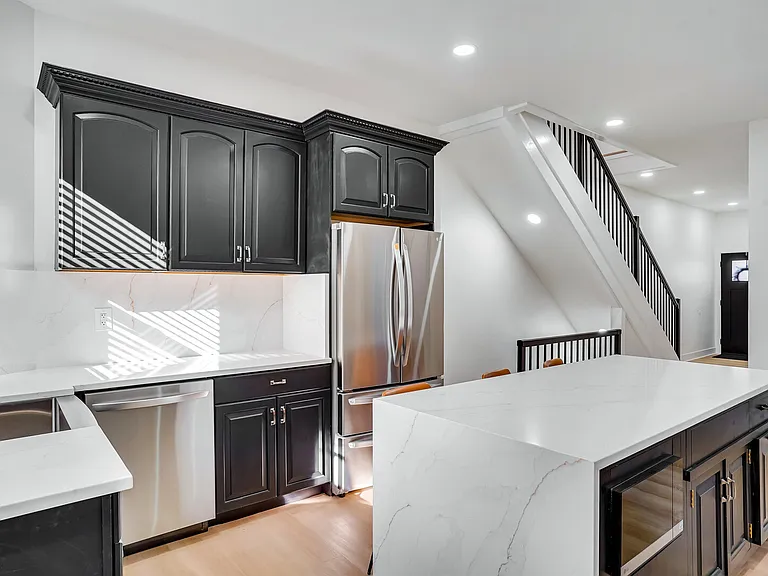 Gresham Pl NW — Photo 6