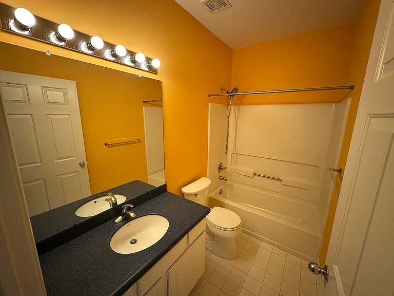 1155 Alameda Blvd #40 — Photo 17