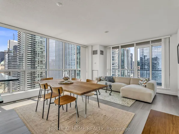 8 York St #3202, Toronto, ON M5J 2Y2