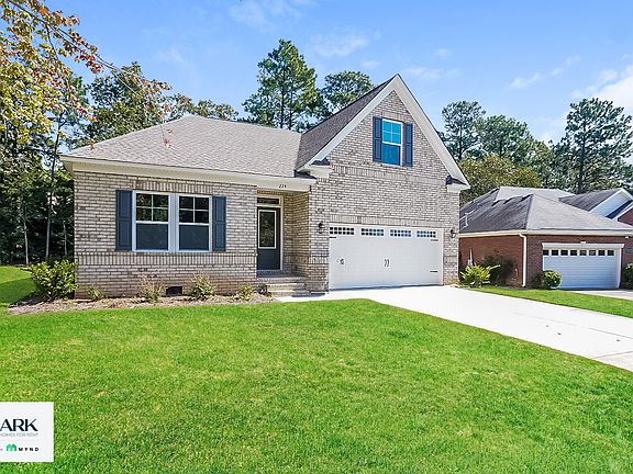 3rd image of 224 Bainbridge Dr