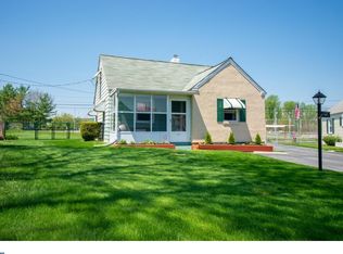 29 Sheridan Ln, Aston, PA 19014
