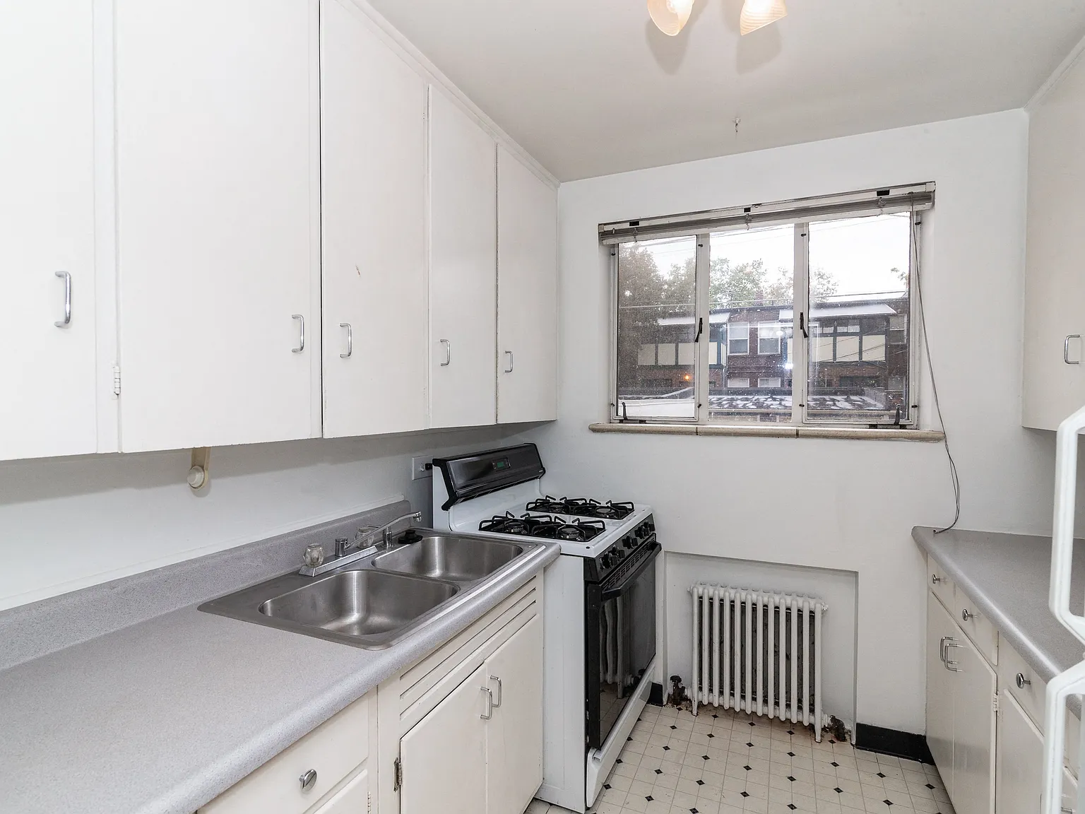 Eastview Apartments — Photo 3