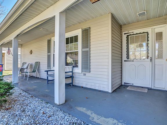 5th image of 63 Canterbury Dr