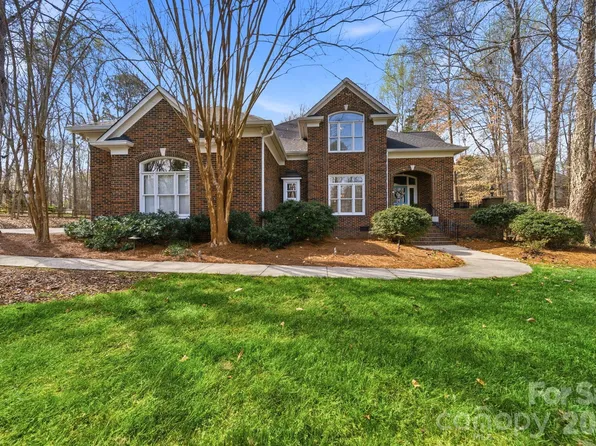 2030 Sandy Pond Ln, Waxhaw, NC 28173
