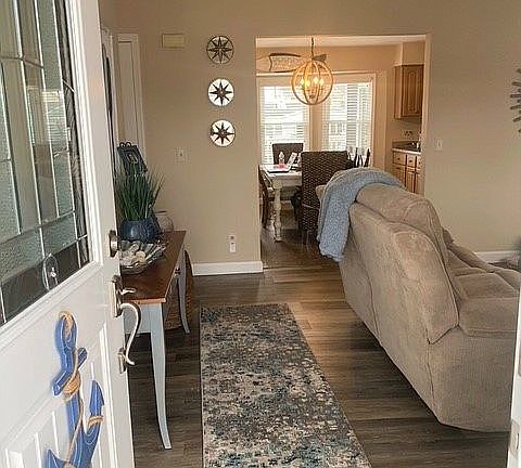 4th image of 806 Forepeak Dr
