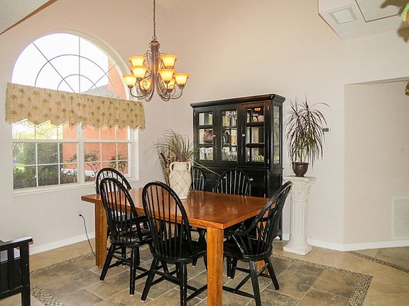 4th image of 40 Woodhollow Ln