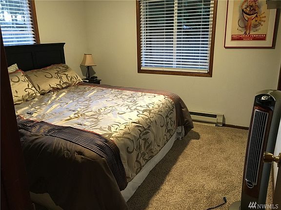 5th image of 20 E Park Ln