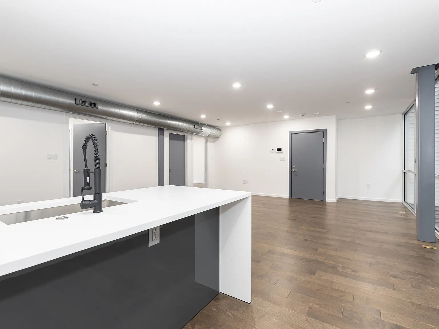 2 bed, 1200 sqft, $2,200 — Photo 4