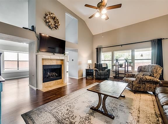 5th image of 817 Heatherwood Dr