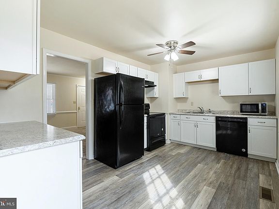 3rd image of 434 Butternut Dr