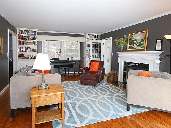 4th image of 372 Brocdorf Dr