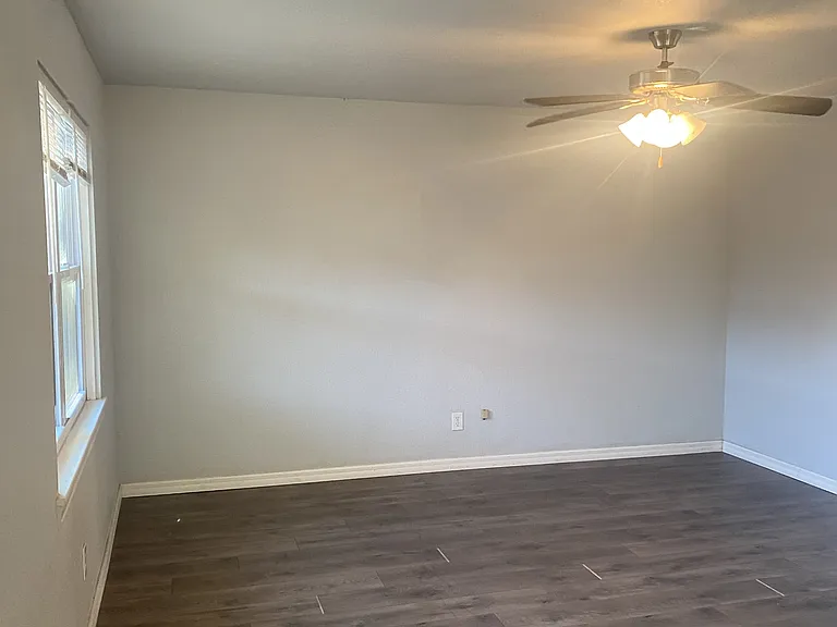 121 Julie Dr — Photo 20
