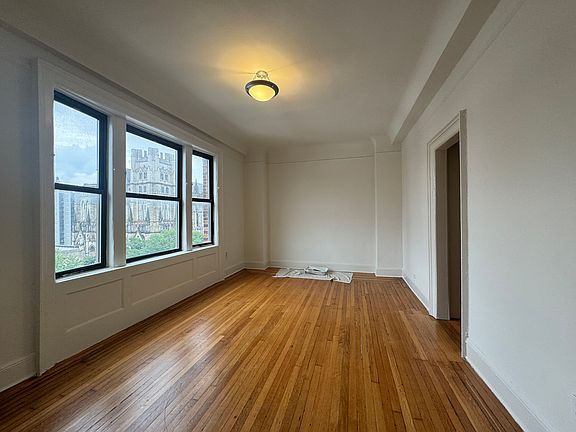 2nd image of 509 Cathedral Pkwy #9E