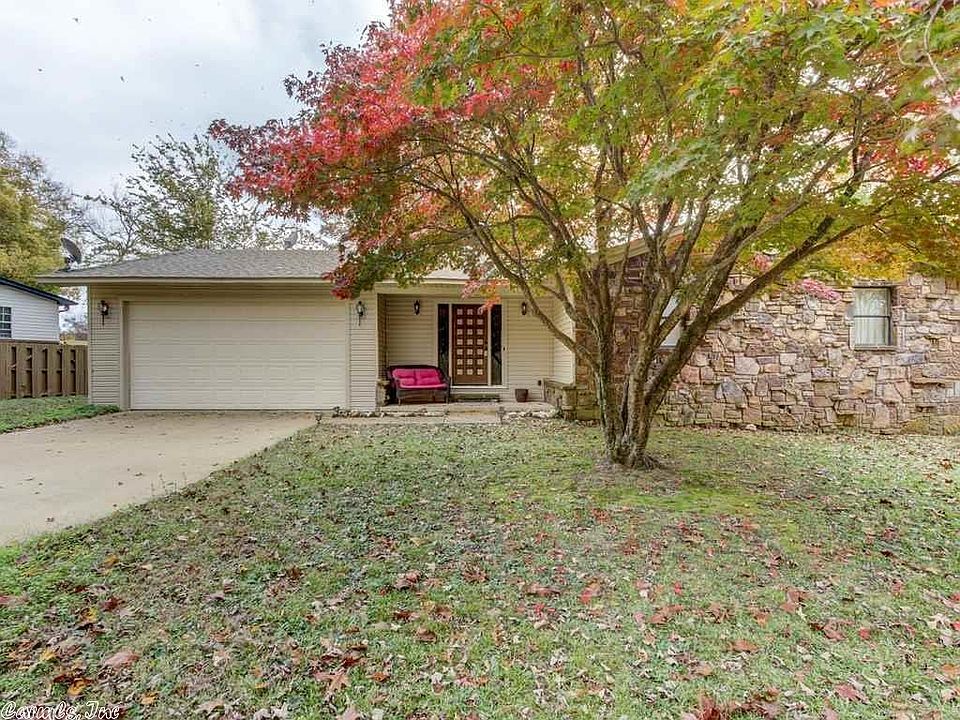 1st image of 120 Trevino Ct