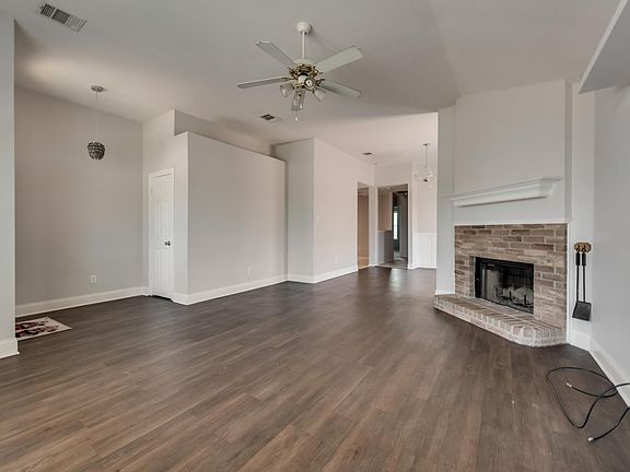3rd image of 1717 Lesli Dr