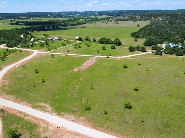 5 Baj Ln, Fredericksburg, TX 78624