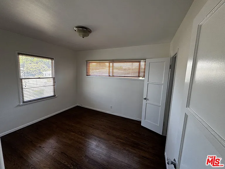 2115 Ocean Park Blvd #4 — Photo 12