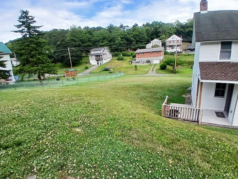903 Harding Ave #B — Photo 2