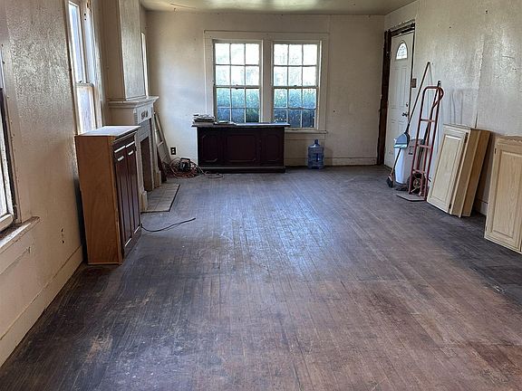 4th image of 1663 Keeler Ave