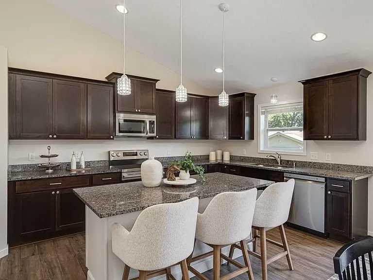 85 Maple Island Rd — Photo 4