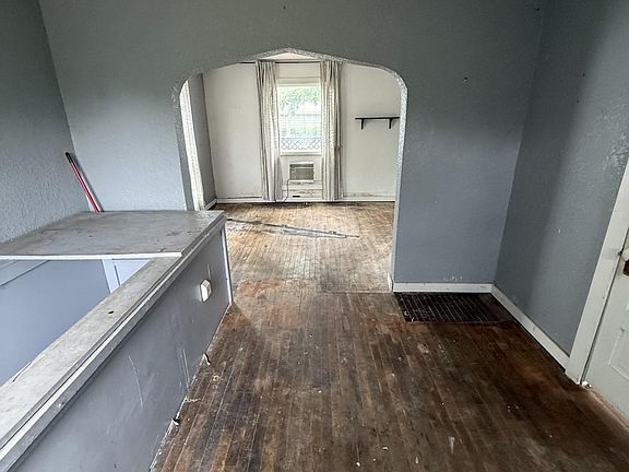 4th image of 1311 96th Ave W
