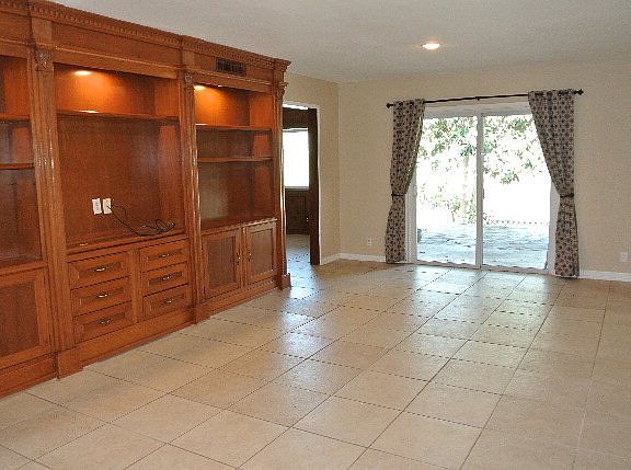 4th image of 34 Lakeshore Dr