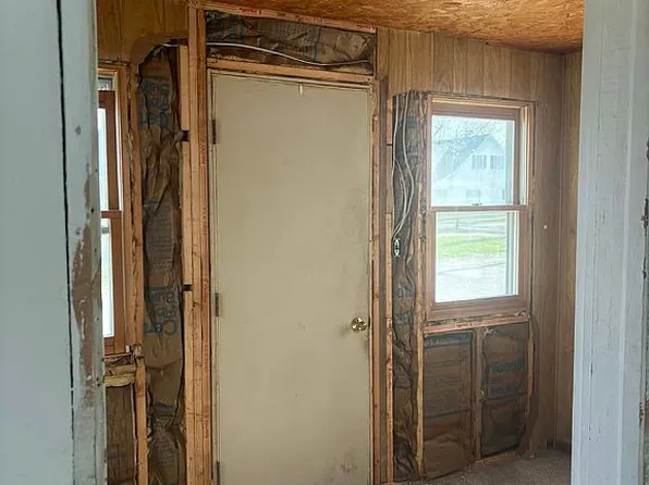 4 E Ash St, New Baden, IL 62265