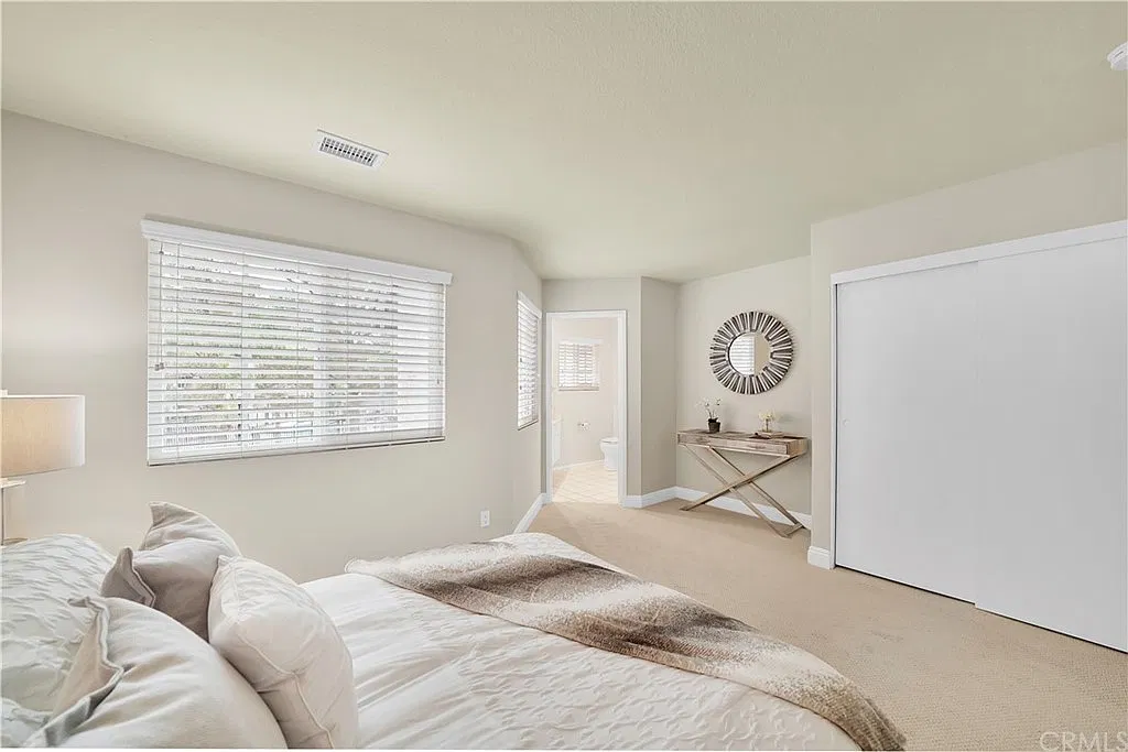 24332 Dale Dr — Photo 2