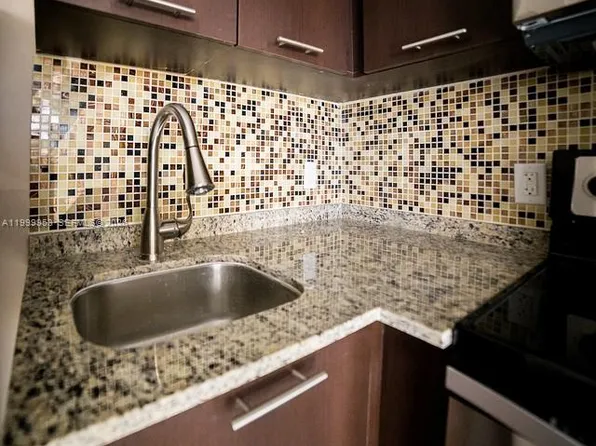 500 SW 9th Ave #9, Miami, FL 33130