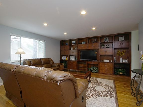 3rd image of 8719 S Vaquero Dr