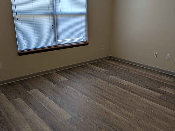 5th image of 408 Blake Anthony Dr #A