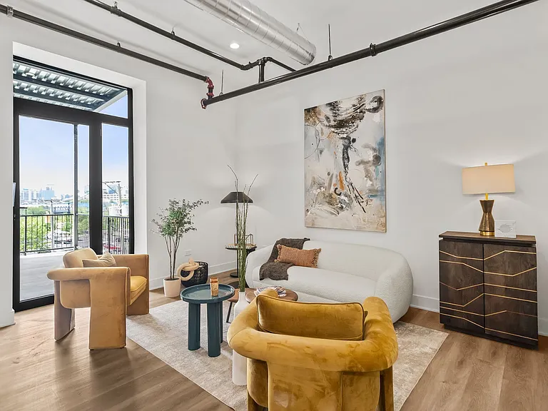 The Evergreen Lofts — Photo 3
