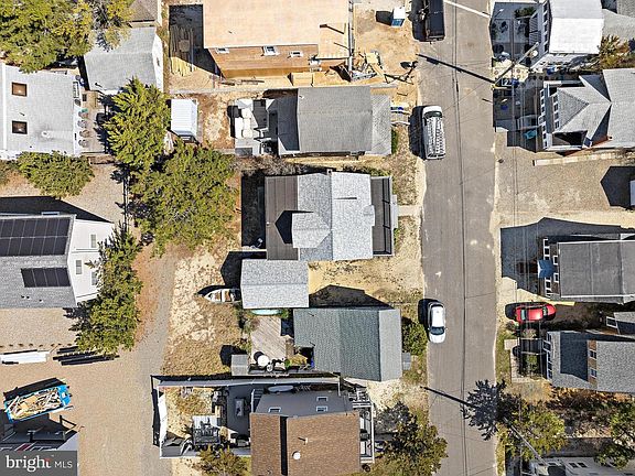 3rd image of 123 E 27th St