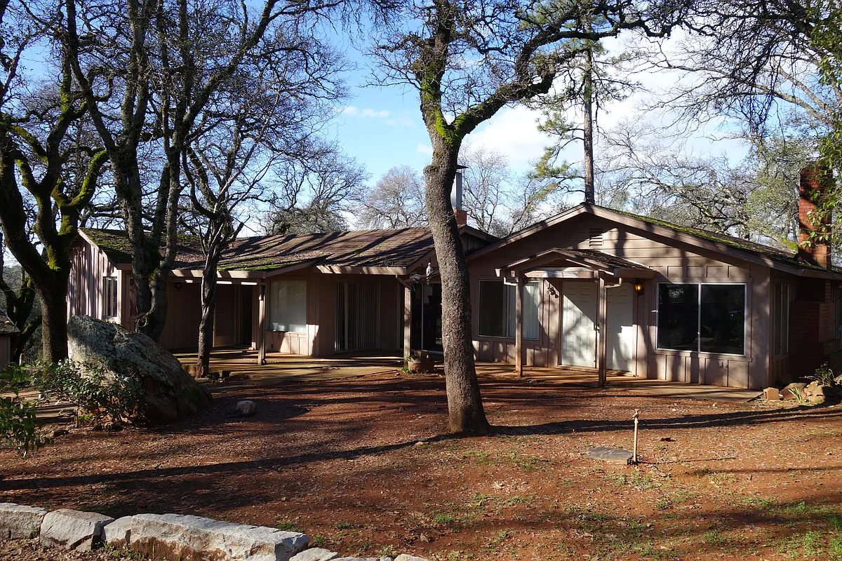 Building Photo - 115 Covey Rd